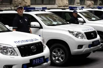 Сръбските полицаи на бунт за заплати