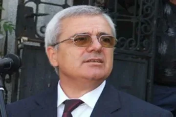 Спряха заплатата на кмет заради дългове