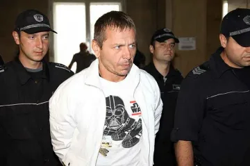 Демби искал 100 бона от Баретата