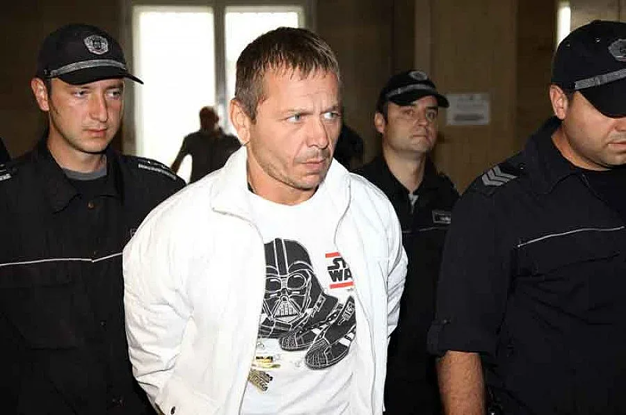 Демби искал 100 бона от Баретата