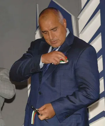 Бойко отказа почетния знак на художниците