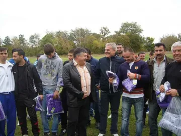 Ру­мен Пе­т­ков и Лъ­че­зар Яков да­ри­ха еки­пи 