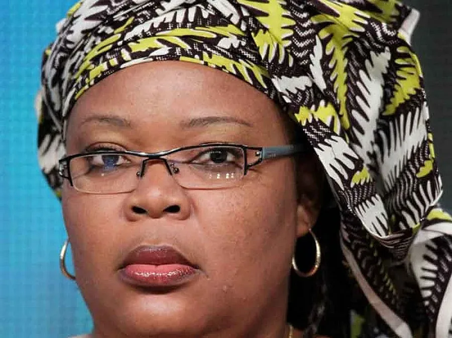 Нобелова лауреатка дава парите на държавата