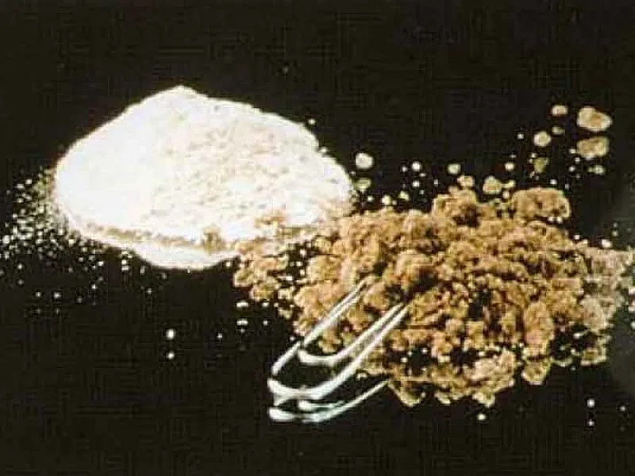 Арестуваха двама наркодилъри в София