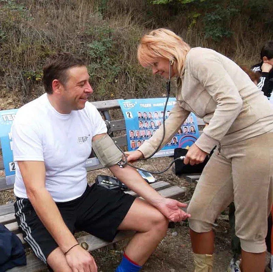 Майката на Бербатов премери кръвното на кандидат-кмет