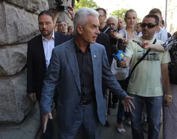 Облепиха джамия с плакати на Волен