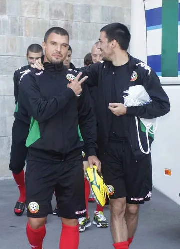 Божинов докоснал топката на Шева