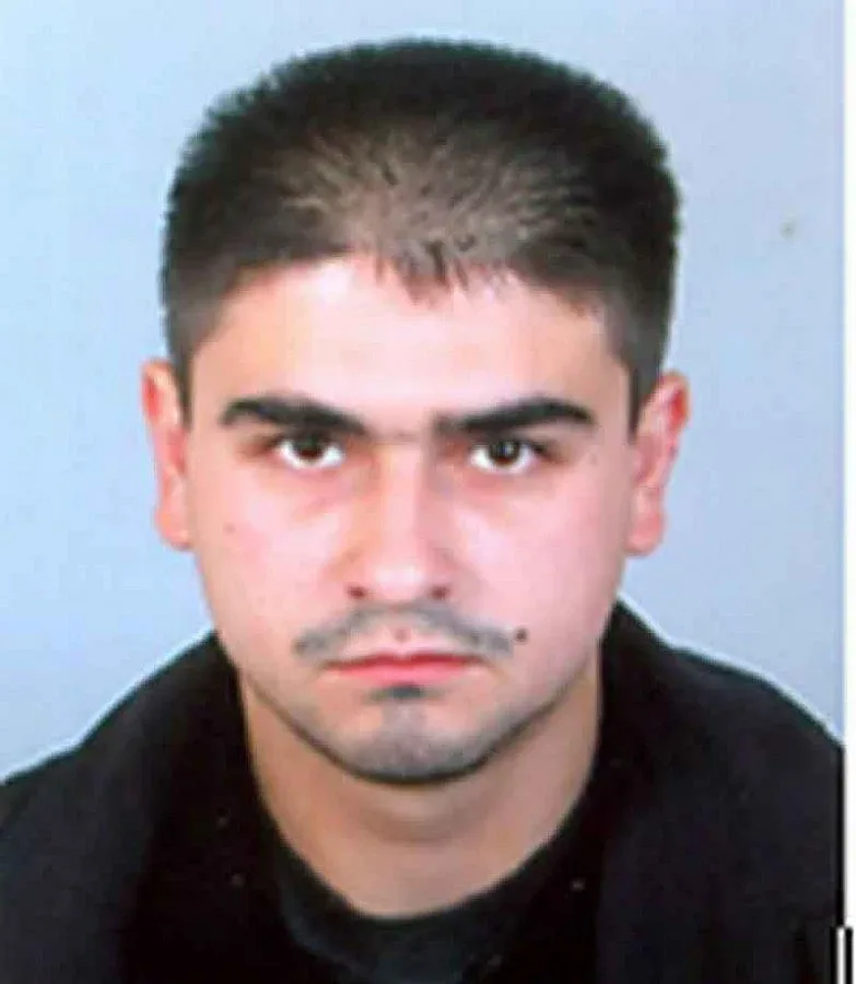 Арестант сви патрулка и офейка