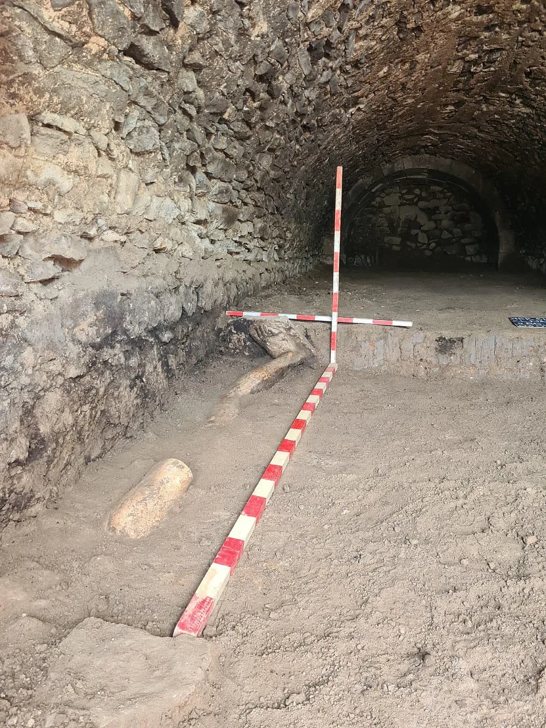 Археолози потъркват ръце. Нова находка в Хераклея Синтика (Снимки)