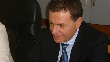 Спасете ни от кучетата, призовават кандидат-кмет