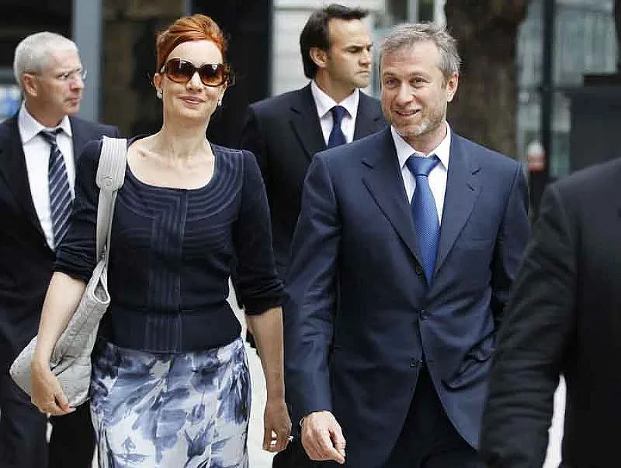 Фенове на "Челси" на нож с Абрамович