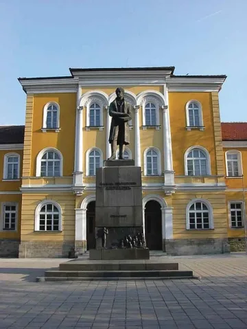 В Габрово показват на Дилма дневника на баща й