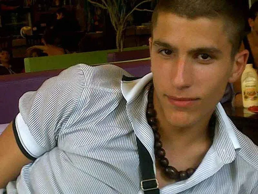 Фейсбук въстана срещу удушвача Румен