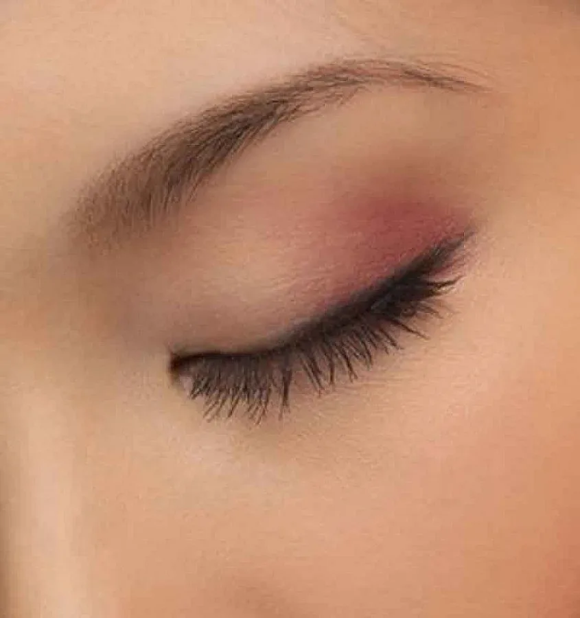 Нов хит - присаждане на вежди