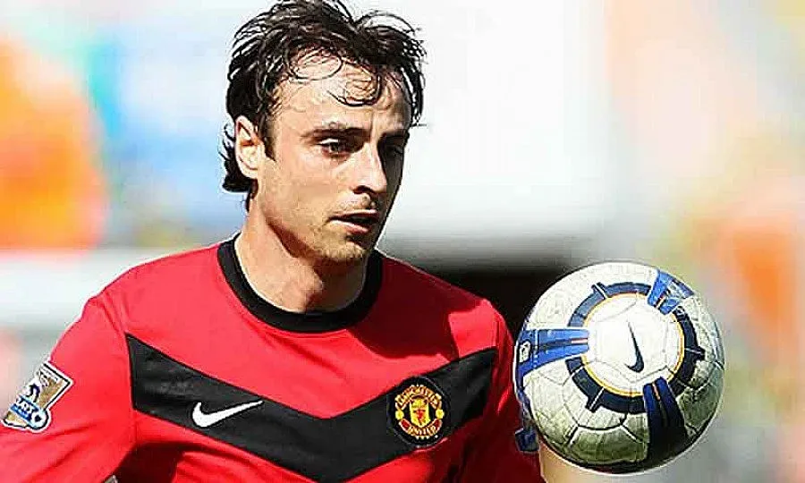 И "Атлетико" гледа към Бербатов