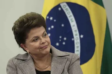 Дилма Русеф пътува с втора класа