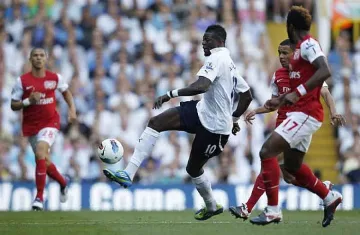 Фенове на "Арсенал" искат смърт за Адебайор