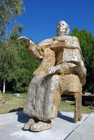 Почитат Ванга с паметник 100 години след рождението й