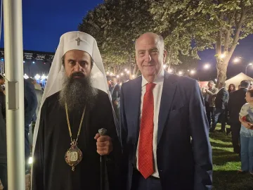 Патриарх Даниил обра овациите на прием в американското посолство