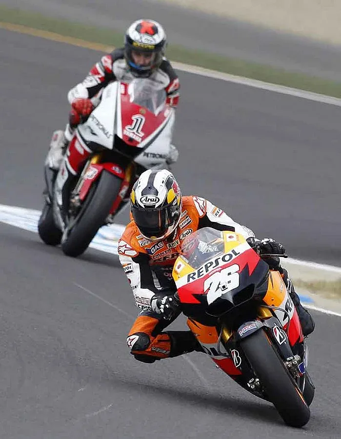 Триумф на "Хонда" у дома, Стоунър остава лидер