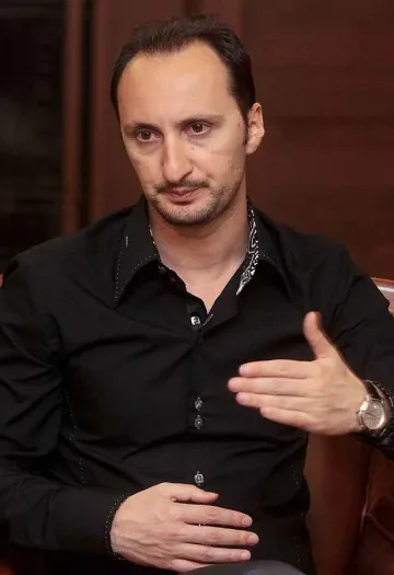 Топалов на сеанс срещу Ейре