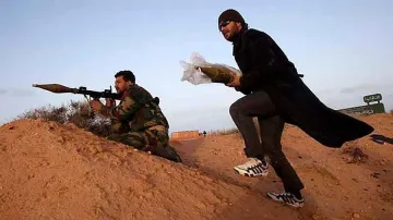 Бунтовниците превзеха летището в Сирт 