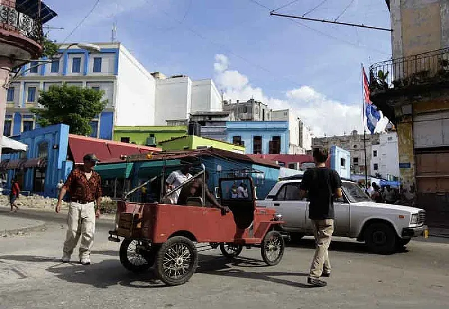 Разрешиха на кубинците да сменят колите