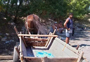 Ромите в Русе треперят от скинари