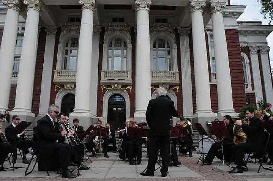 Пускат нет на аванта в София