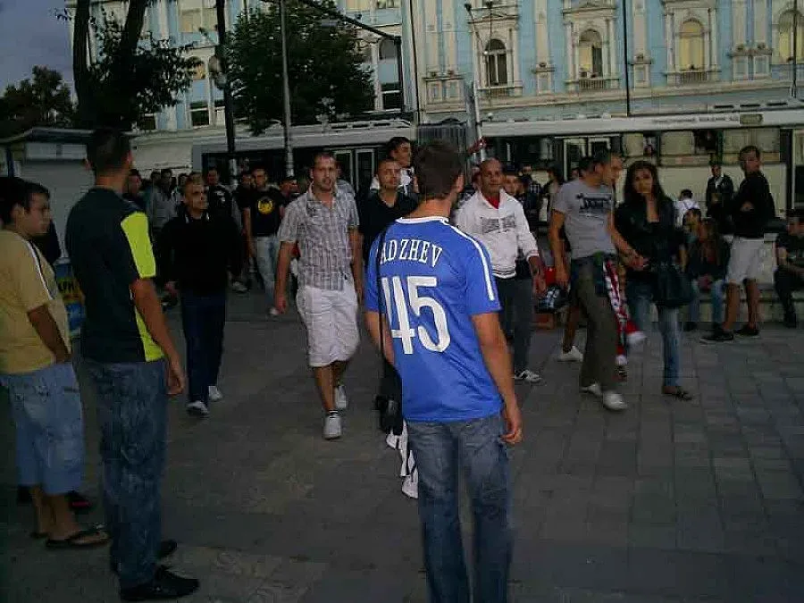 Правят спявки с учениците заради бунтовете