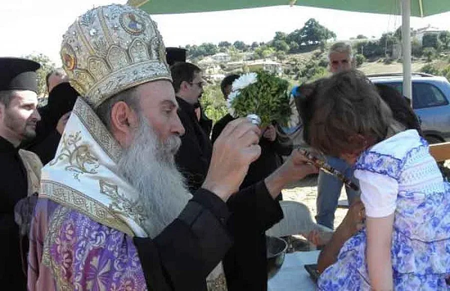 Селяни кътат от пенсиите си за градеж на църква