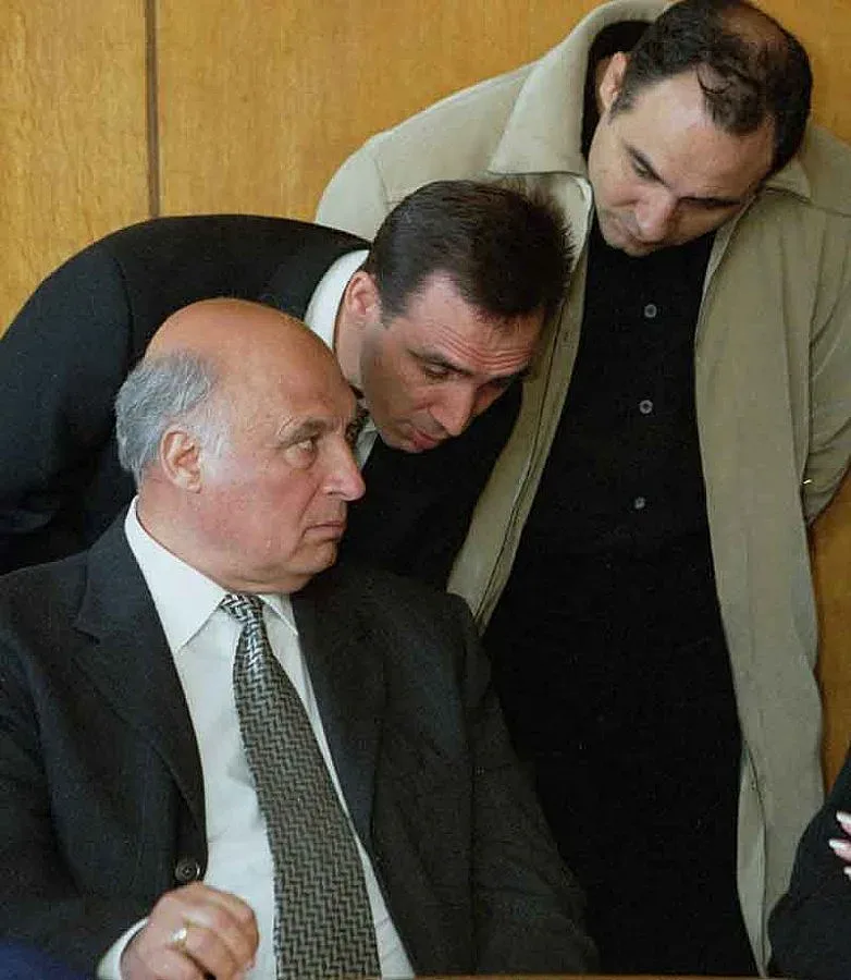 Цар Киро докаран в София с полицейска охрана