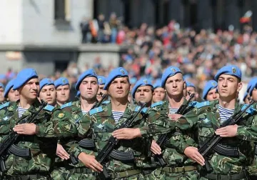 Дядо Коледа идва по-рано в армията  