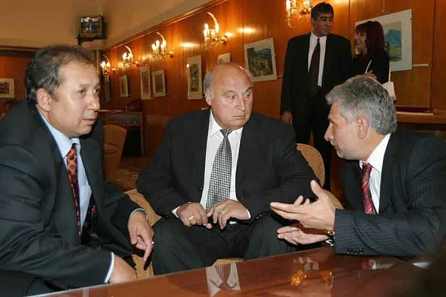 Цар Киро взел короната от ДС