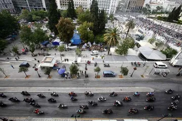 Драма в Атина. Блокираха центъра