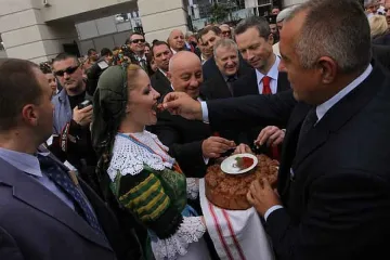 Панаирът стартира със сделки за 200 млн. евро