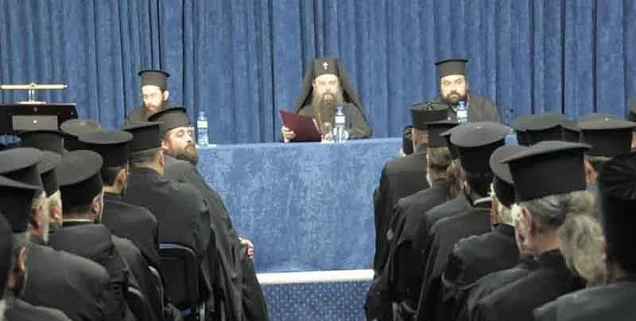 Владика иска разкриване на агентите в клира