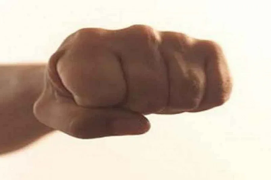 Налагат без повод ромки