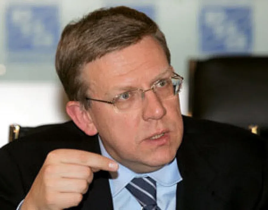 Първи бунт срещу рокадата в Кремъл