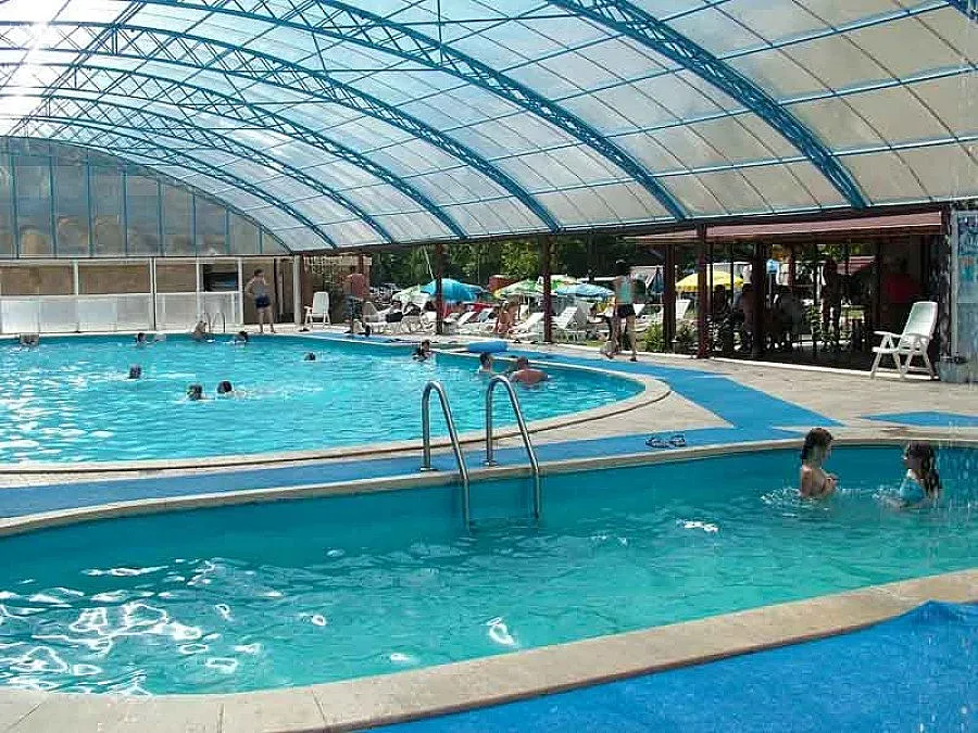 Селяни хвърлят мотиките, хващат се с туризъм