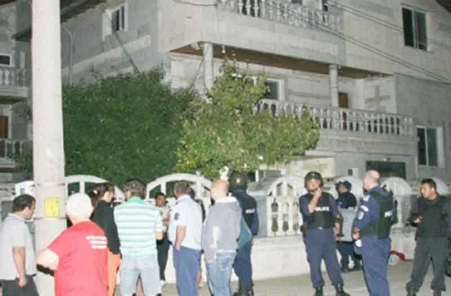 Запалиха палата на Цар Киро