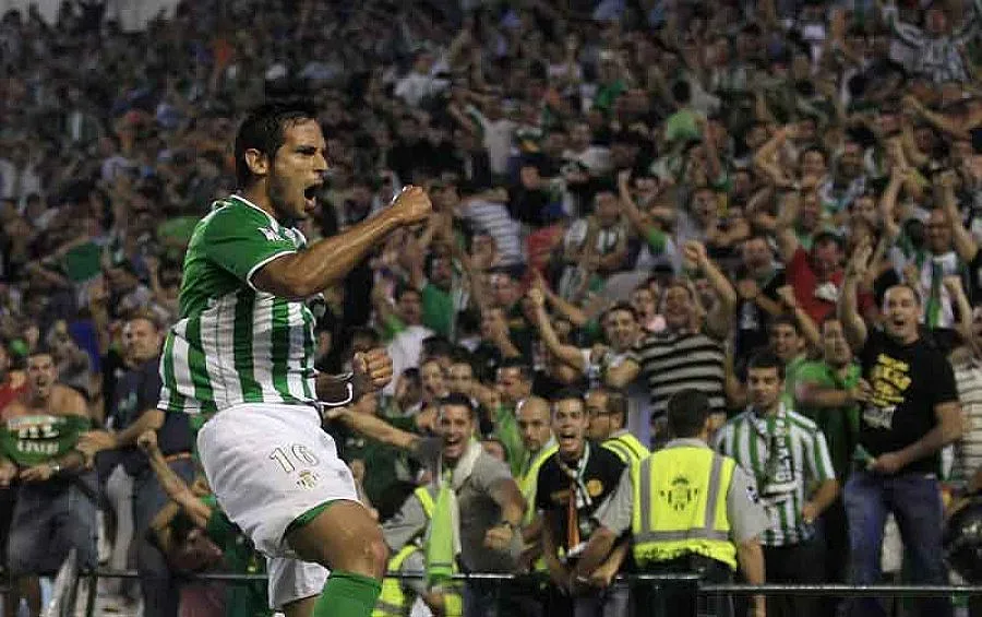 Новак мачка наред в Испания