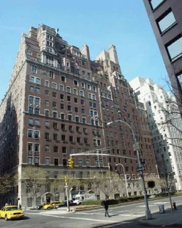 Бивши юго-републики продават апартамент в Манхатън