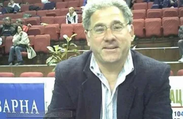 ФИЛА награди със Златна свирка наш съдия