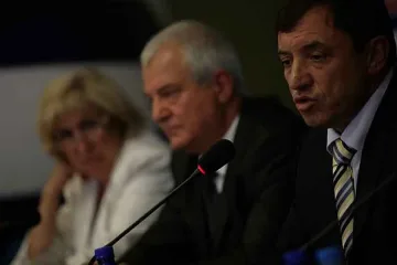 Новинари мотивирали Алексей за президент