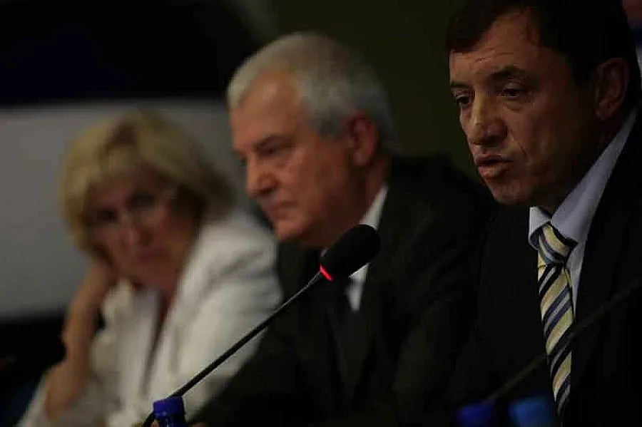 Новинари мотивирали Алексей за президент