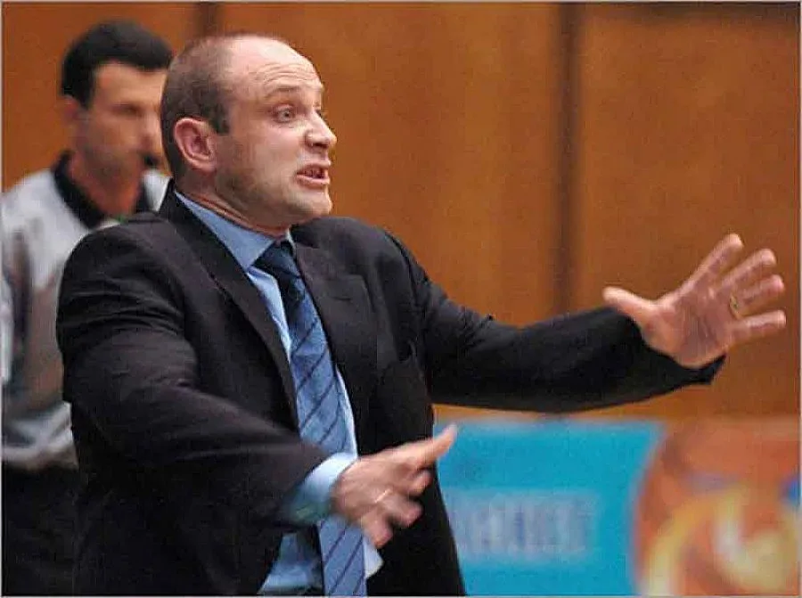 "Левски" губи център за бенефиса на Младенов