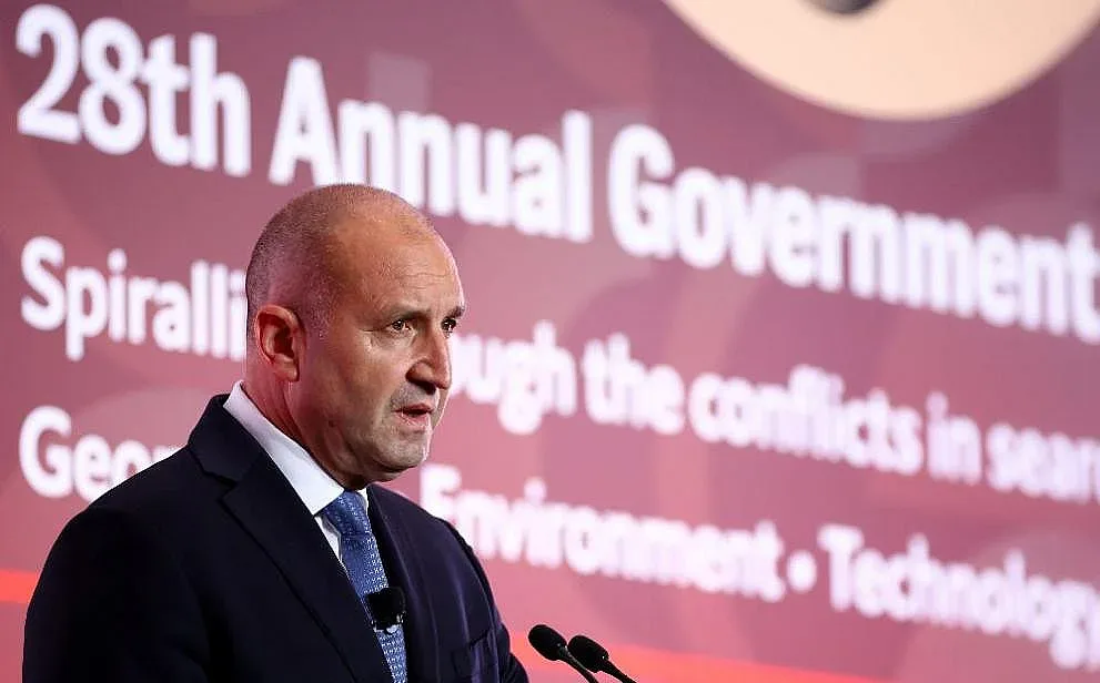 Радев: Въпросът не е дали Украйна ще влезе в НАТО, а кога това ще се случи