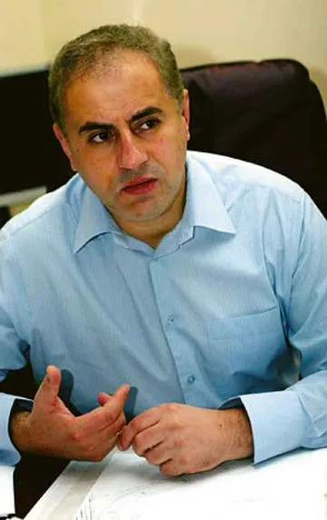 Партийните агитатори с нови тескерета