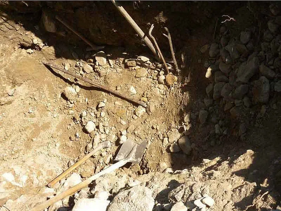 Иманяр се раздели със съкровища от антики